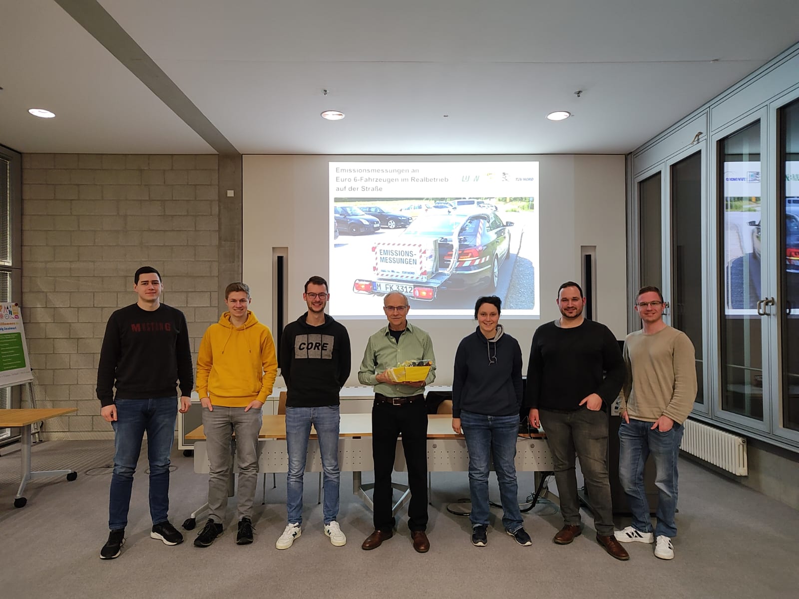 Gruppenfoto Teilnehmende und Referent