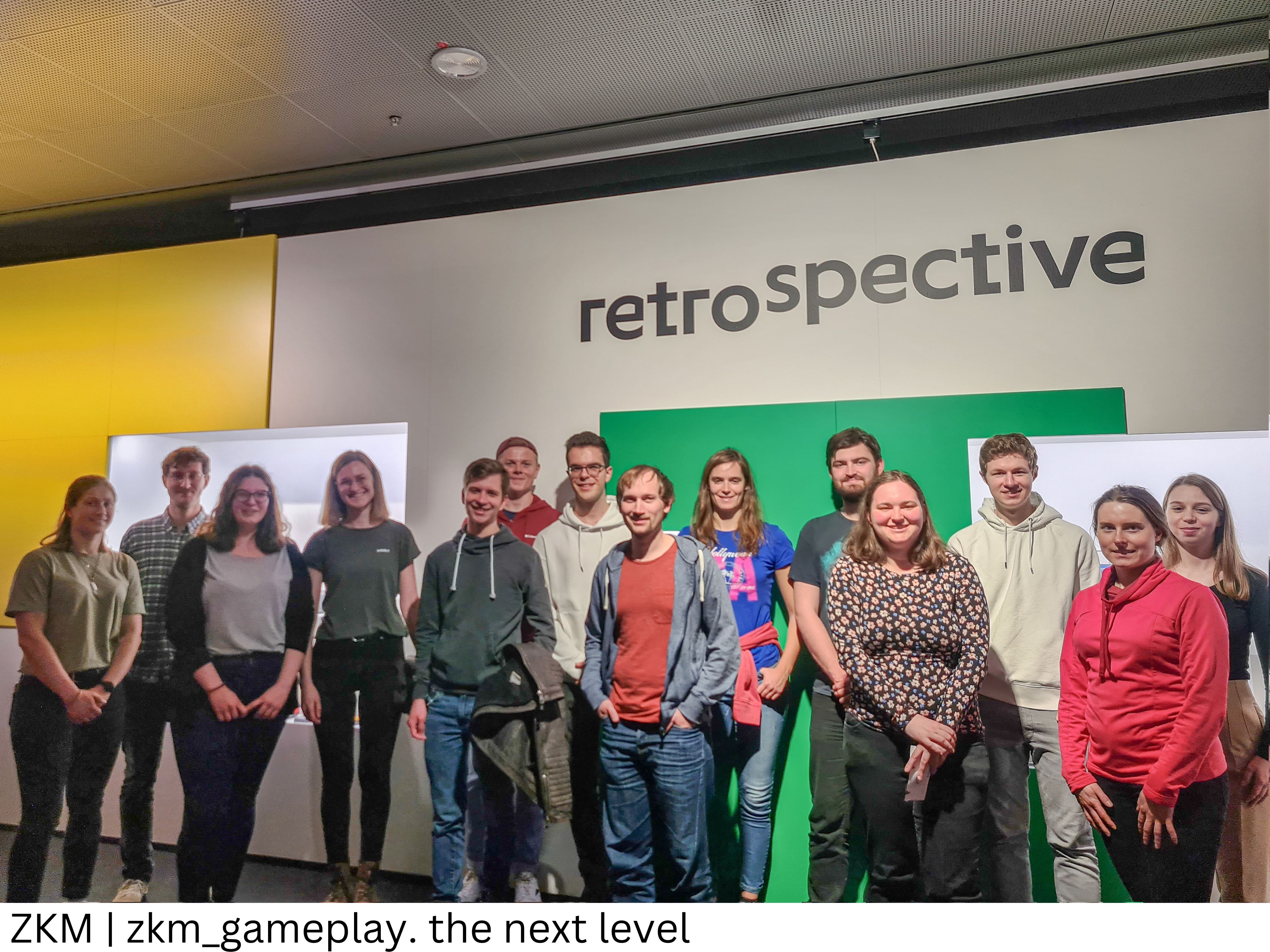 Gruppenfoto in der Ausstellung zkm_gameplay. the next level